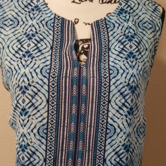 NWT ROSE + OLIVE TOP - Picture 2 of 4